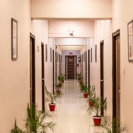 Hotel Maple Delite Lucknow Esterno foto