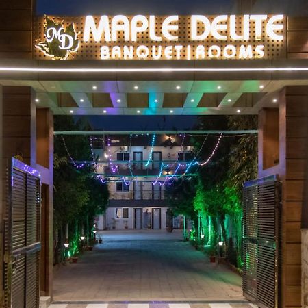 Hotel Maple Delite Lucknow Esterno foto