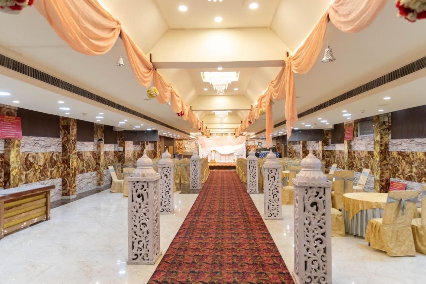 Hotel Maple Delite Lucknow Esterno foto