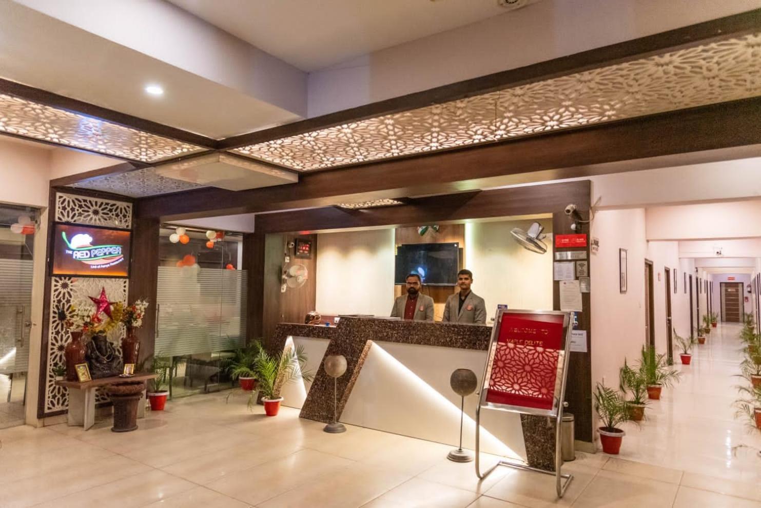 Hotel Maple Delite Lucknow Esterno foto