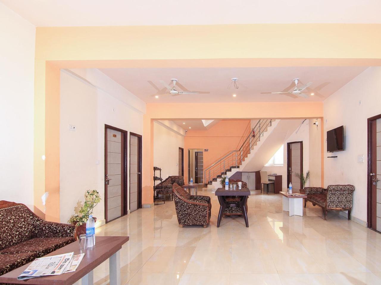 Hotel Maple Delite Lucknow Esterno foto