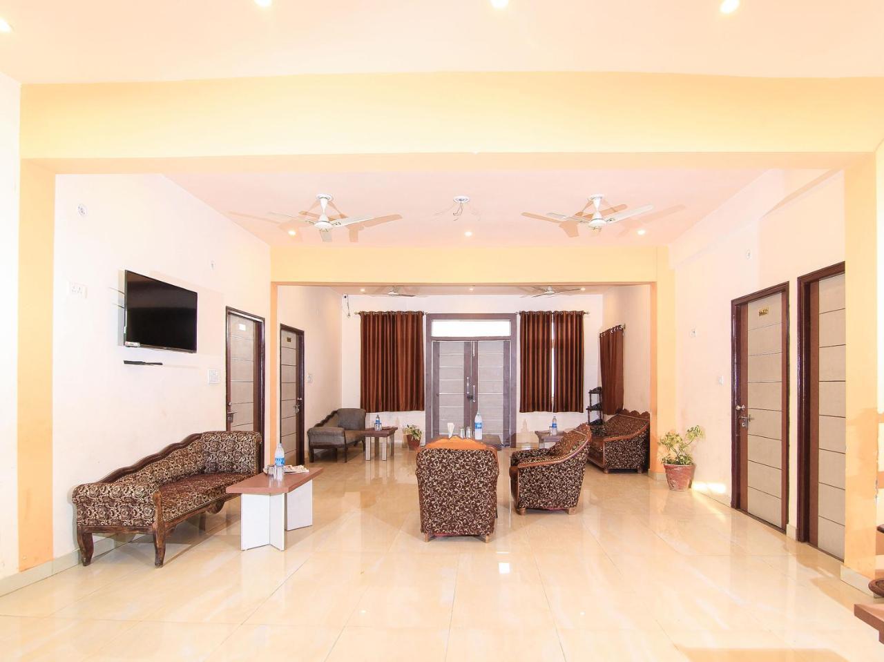Hotel Maple Delite Lucknow Esterno foto